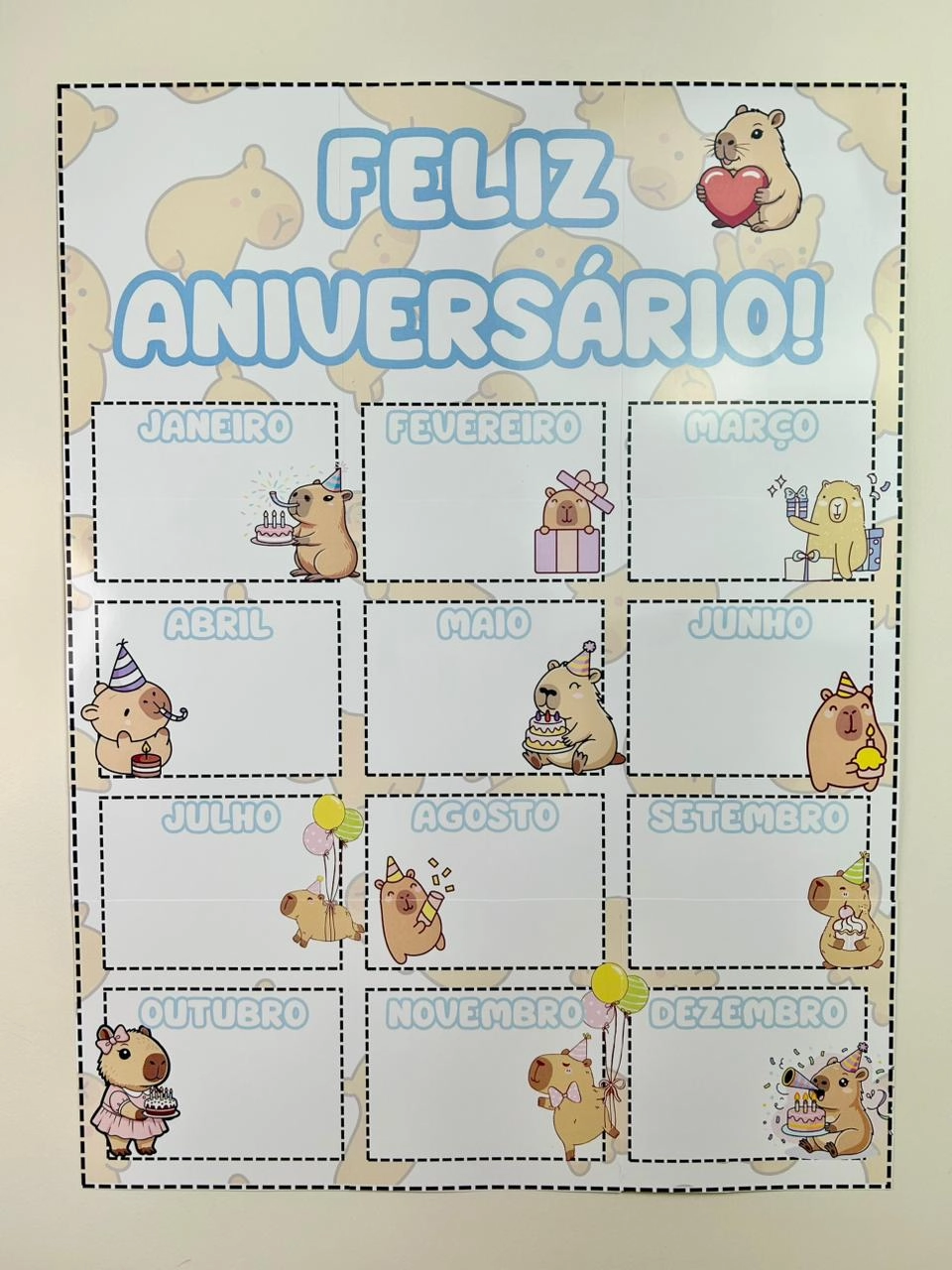 Imagem de Painel de Aniversário Capivara Colorido para Sala de Aula!