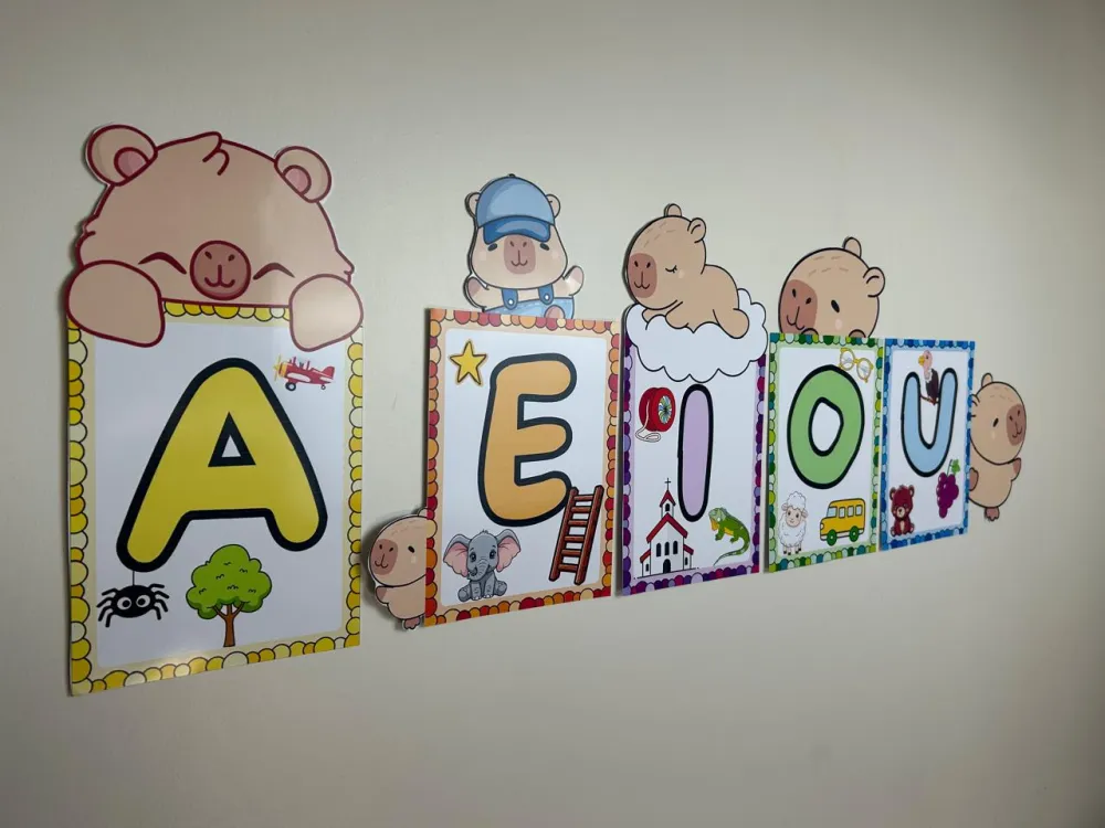 Imagem 5 de Material educativo: Cards das Vogais Coloridos Tema Capivara